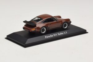 Porsche 911 930 Turbo 3.3 Кафяв Maxichamps 1:43 940069001 Метал — снимка 2 от 5