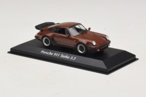Porsche 911 930 Turbo 3.3 Кафяв Maxichamps 1:43 940069001 Метал — снимка 3 от 5