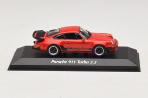 Porsche 911 930 Turbo 3.3 Червен Maxichamps 1:43 940069000 Метал