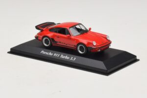 Porsche 911 930 Turbo 3.3 Червен Maxichamps 1:43 940069000 Метал — снимка 3 от 5