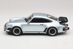 Porsche 911 930 Turbo 3.3 Сребрист KK-Scale 1:18 KKDC181444 Метал — снимка 3 от 6