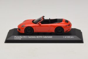 Porsche 911 991.1 Carrera 4 GTS Кабриолет Оранжев Minichamps 1:43 410067331 Метал
