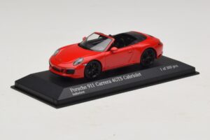 Porsche 911 991.1 Carrera 4 GTS Кабриолет Червен Minichamps 1:43 410067330 Метал — снимка 2 от 5