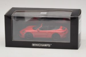 Porsche 911 991.1 Carrera 4 GTS Кабриолет Червен Minichamps 1:43 410067330 Метал — снимка 5 от 5