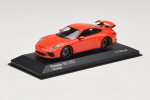 Porsche 911 991.1 GT3 Оранжев Minichamps 1:43 410066024 Метал — снимка 2 от 5