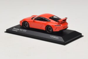 Porsche 911 991.1 GT3 Оранжев Minichamps 1:43 410066024 Метал — снимка 3 от 5