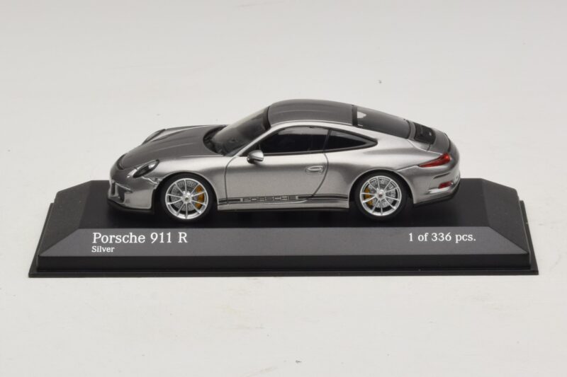 Porsche 911 991.1 R Сребрист Minichamps 1:43 410066224 Метал
