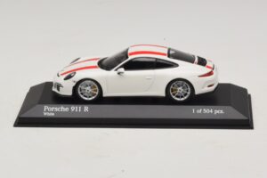 Porsche 911 991.1 R Бял С Червени Ивици Minichamps 1:43 410066220 Метал — снимка 2 от 6