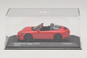 Porsche 911 991.1 Targa 4 GTS Червен Minichamps 1:43 410067340 Метал — снимка 4 от 5