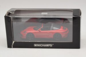 Porsche 911 991.1 Targa 4 GTS Червен Minichamps 1:43 410067340 Метал — снимка 5 от 5