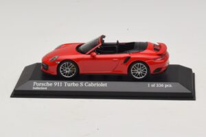 Porsche 911 991.1 Turbo S Кабриолет Червен Minichamps 1:43 410067180 Метал