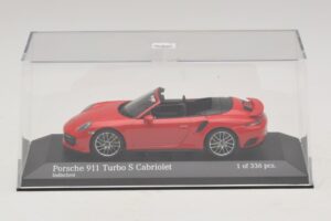 Porsche 911 991.1 Turbo S Кабриолет Червен Minichamps 1:43 410067180 Метал — снимка 4 от 5