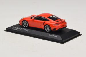 Porsche 911 991.1 Turbo S Оранжев Minichamps 1:43 410067171 Метал — снимка 3 от 5