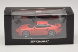 Porsche 911 991.1 Turbo S Оранжев Minichamps 1:43 410067171 Метал — снимка 5 от 5