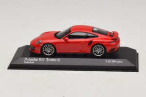 Porsche 911 991.1 Turbo S Червен Minichamps 1:43 410067170 Метал
