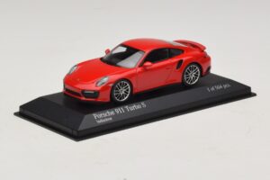 Porsche 911 991.1 Turbo S Червен Minichamps 1:43 410067170 Метал — снимка 2 от 5