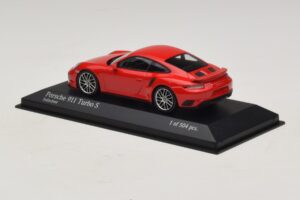 Porsche 911 991.1 Turbo S Червен Minichamps 1:43 410067170 Метал — снимка 3 от 5