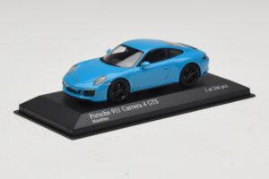 Porsche 911 991.2 Carrera 4 GTS Miami Blue Minichamps 1:43 410067322 Метал — снимка 2 от 5