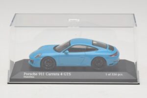 Porsche 911 991.2 Carrera 4 GTS Miami Blue Minichamps 1:43 410067322 Метал — снимка 4 от 5