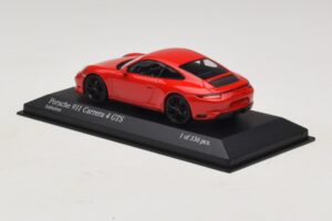 Porsche 911 991.2 Carrera 4 GTS Червен Minichamps 1:43 410067320 Метал — снимка 3 от 5