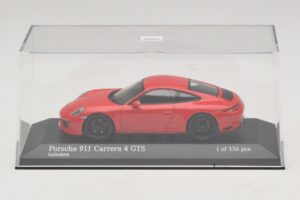 Porsche 911 991.2 Carrera 4 GTS Червен Minichamps 1:43 410067320 Метал — снимка 4 от 5
