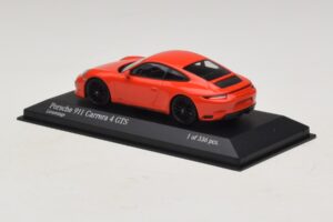 Porsche 911 991.2 Carrera 4 GTS Оранжев Minichamps 1:43 410067321 Метал — снимка 3 от 5