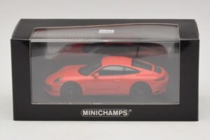 Porsche 911 991.2 Carrera 4 GTS Оранжев Minichamps 1:43 410067321 Метал — снимка 5 от 5