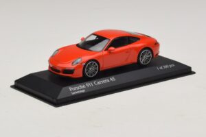 Porsche 911 991.2 Carrera 4S Оранжев Minichamps 1:43 410067241 Метал — снимка 2 от 5