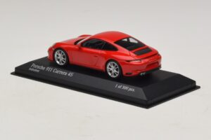 Porsche 911 991.2 Carrera 4S Червен Minichamps 1:43 410067240 Метал — снимка 3 от 5