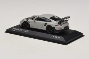 Porsche 911 991.2 GT2 RS Chalk Minichamps 1:43 410067237 Метал — снимка 3 от 5
