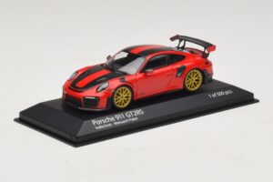 Porsche 911 991.2 GT2 RS Weissach Package Червен Minichamps 1:43 410067221 Метал — снимка 2 от 5