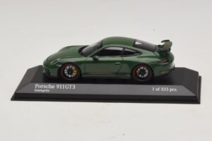Porsche 911 991.2 GT3 Зелен Minichamps 1:43 410066028 Метал