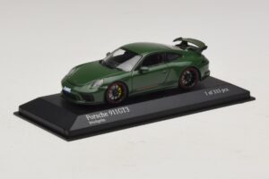 Porsche 911 991.2 GT3 Зелен Minichamps 1:43 410066028 Метал — снимка 2 от 5