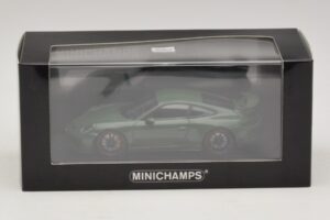 Porsche 911 991.2 GT3 Зелен Minichamps 1:43 410066028 Метал — снимка 5 от 5