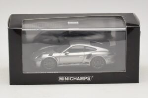 Porsche 911 991.2 GT3 RS Сребрист Minichamps 1:43 410067020 Метал — снимка 5 от 5