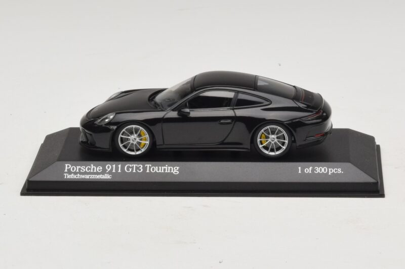 Porsche 911 991.2 GT3 Touring Черен Металик Minichamps 1:43 410067424 Метал