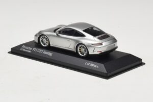 Porsche 911 991.2 GT3 Touring Сребрист Minichamps 1:43 410067422 Метал — снимка 3 от 5