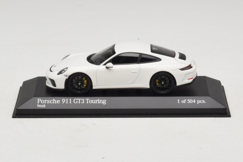 Porsche 911 991.2 GT3 Touring Бял Minichamps 1:43 410067420 Метал
