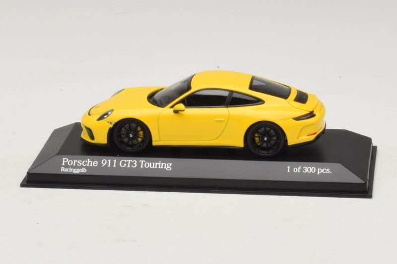 Porsche 911 991.2 GT3 Touring Жълт Minichamps 1:43 410067421 Метал