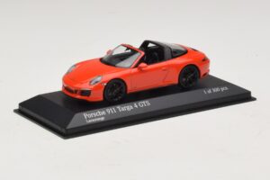 Porsche 911 991 Targa 4 GTS Оранжев Minichamps 1:43 410067341 Метал — снимка 2 от 5