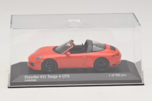 Porsche 911 991 Targa 4 GTS Оранжев Minichamps 1:43 410067341 Метал — снимка 4 от 5