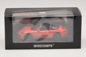 Porsche 911 991 Targa 4 GTS Оранжев Minichamps 1:43 410067341 Метал — снимка 5 от 5