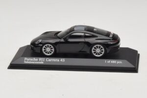 Porsche 911 992 Carrera 4S Черен Металик Minichamps 1:43 410069320 Метал