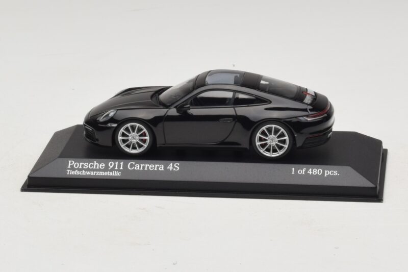 Porsche 911 992 Carrera 4S Черен Металик Minichamps 1:43 410069320 Метал
