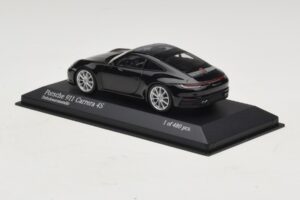 Porsche 911 992 Carrera 4S Черен Металик Minichamps 1:43 410069320 Метал — снимка 3 от 5