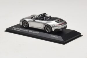 Porsche 911 992 Carrera 4S Кабриолет Сребрист Minichamps 1:43 410069330 Метал — снимка 3 от 5