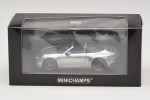 Porsche 911 992 Carrera 4S Кабриолет Сребрист Minichamps 1:43 410069330 Метал — снимка 5 от 5