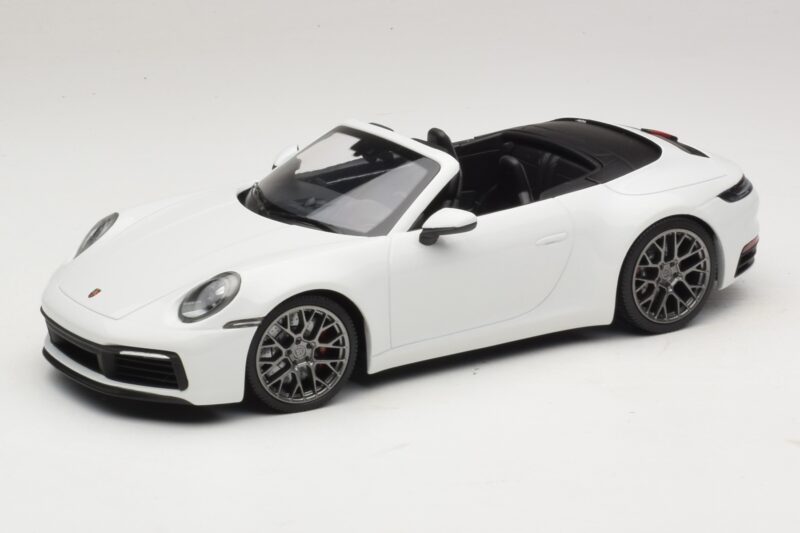 Porsche 911 992 Carrera 4S Кабриолет Бял Minichamps 1:18 155067330 Метал