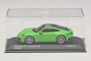 Porsche 911 992 Carrera 4S Зелен Minichamps 1:43 410069322 Метал — снимка 4 от 5