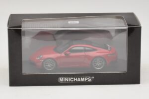 Porsche 911 992 Carrera 4S Червен Minichamps 1:43 410069321 Метал — снимка 5 от 5